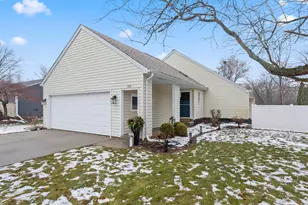 909 York Imperial Dr, Oconomowoc, WI 53066 - Photo 29