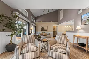 909 York Imperial Dr, Oconomowoc, WI 53066 - Photo 9