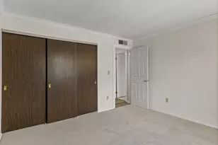 6100 W Stone Hedge Dr, Greenfield, WI 53220 - Photo 11