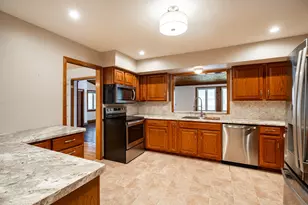 4520 N 109th St, Wauwatosa, WI 53225 - Photo 17