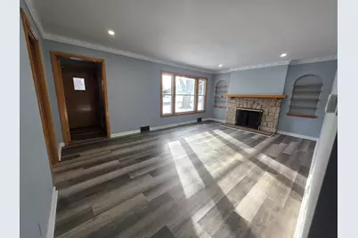 10208 W Spencer Pl, Milwaukee, WI 53224 - Photo 7