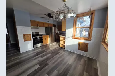 10208 W Spencer Pl, Milwaukee, WI 53224 - Photo 9