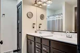 2012 Elinor Ln, Holmen, WI 54636 - Photo 15