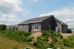 961 Horseshoe Ct, Belgium, WI 53004 - Photo 3