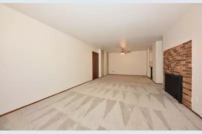 6030 W Calumet Rd #204H, Milwaukee, WI 53223 - Photo 5