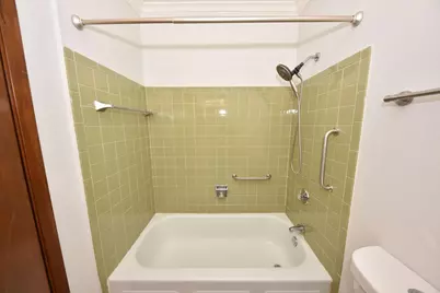 6030 W Calumet Rd #204H, Milwaukee, WI 53223 - Photo 11