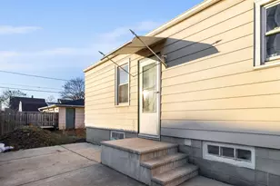 3855 S 15th Pl, Milwaukee, WI 53221 - Photo 23