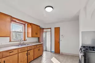 3855 S 15th Pl, Milwaukee, WI 53221 - Photo 15