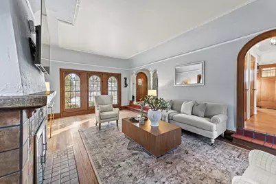 740 E Lexington Blvd, Whitefish Bay, WI 53217 - Photo 9