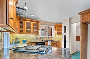 4522 N Marlborough Dr, Shorewood, WI 53211 - Photo 9