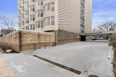 2525 S Shore Dr #1D, Milwaukee, WI 53207 - Photo 17