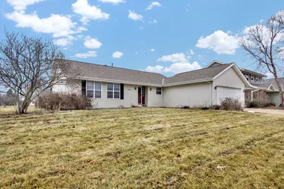 10393 S Katie Dr, Oak Creek, WI 53154 - Photo 3