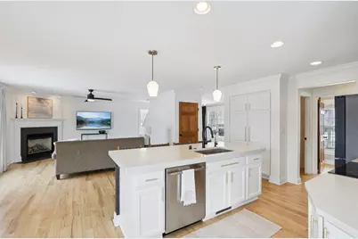 3810  Creekside Dr, Waukesha, WI 53189 - Photo 13