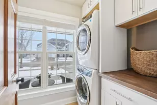 3810 Creekside Dr, Waukesha, WI 53189 - Photo 19