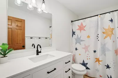 3810  Creekside Dr, Waukesha, WI 53189 - Photo 31