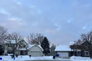 880 Uhen Ct, Burlington, WI 53105 - Photo 5