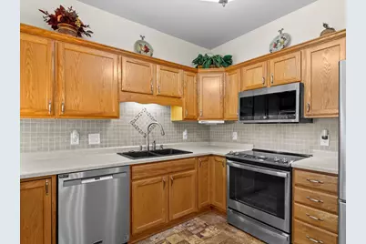 4026  Hazelnut Ct, Sheboygan, WI 53081 - Photo 3