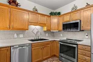 4026 Hazelnut Ct, Sheboygan, WI 53081 - Photo 3