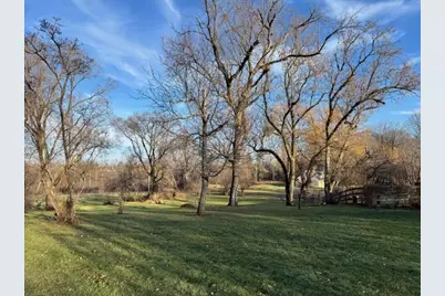 7260 S Hillside Dr, Franklin, WI 53132 - Photo 5