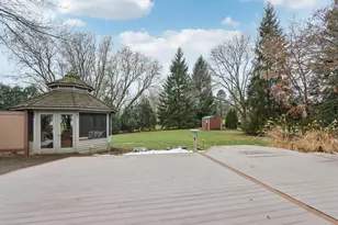 W224N2507 Ridgewood Ln, Pewaukee, WI 53186 - Photo 43