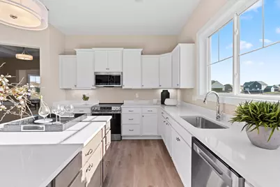 1382  Prairie Creek Cir #15D, Oconomowoc, WI 53066 - Photo 9