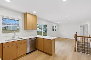 247 S 17th Ave, West Bend, WI 53095 - Photo 9