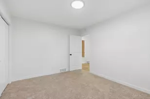 247 S 17th Ave, West Bend, WI 53095 - Photo 17