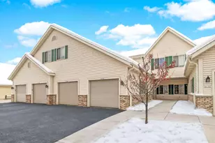 2175 Pine Ridge Ct, Grafton, WI 53024 - Photo 13