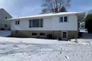 123 Riverview Dr, Racine, WI 53185 - Photo 7