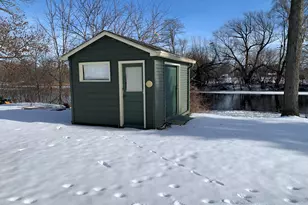 123 Riverview Dr, Racine, WI 53185 - Photo 9