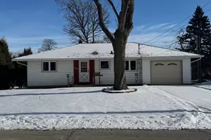 123 Riverview Dr, Racine, WI 53185 - Photo 1