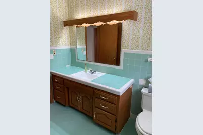 123  Riverview Dr, Racine, WI 53185 - Photo 31