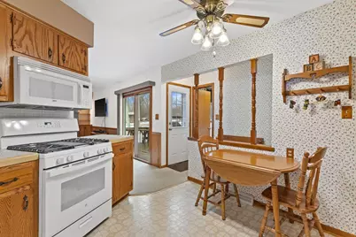 4740  St Regis Dr, Racine, WI 53403 - Photo 15