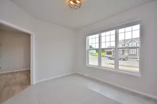 641 Standing Stone Dr, Waukesha, WI 53189 - Photo 5
