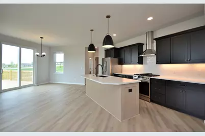 641  Standing Stone Dr, Waukesha, WI 53189 - Photo 9