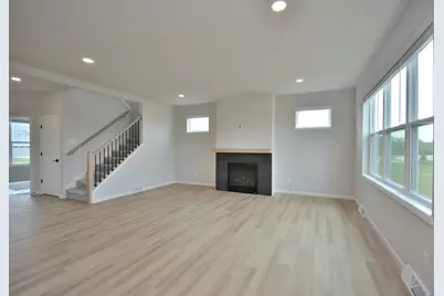 641  Standing Stone Dr, Waukesha, WI 53189 - Photo 7