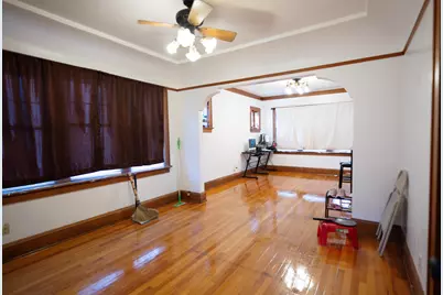 320 N 31st St, Milwaukee, WI 53208 - Photo 9