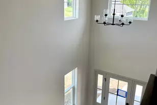 S54W25487 Pebble Brk Ct, Waukesha, WI 53189 - Photo 9