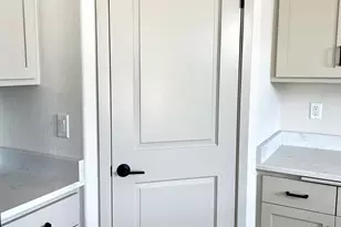 S54W25487 Pebble Brk Ct, Waukesha, WI 53189 - Photo 23