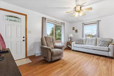 2122  27th St, Kenosha, WI 53140 - Photo 7