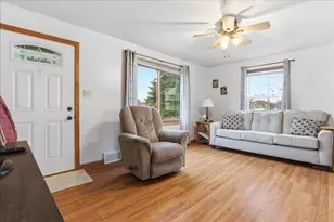 2122 27th St, Kenosha, WI 53140 - Photo 7