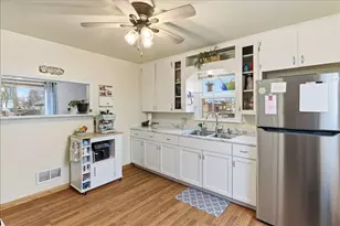 2122 27th St, Kenosha, WI 53140 - Photo 11