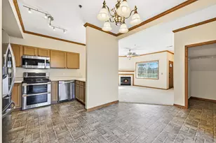 14824 W Arrowhead Ln, New Berlin, WI 53151 - Photo 13