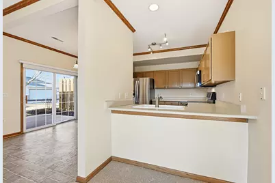 14824 W Arrowhead Ln, New Berlin, WI 53151 - Photo 11