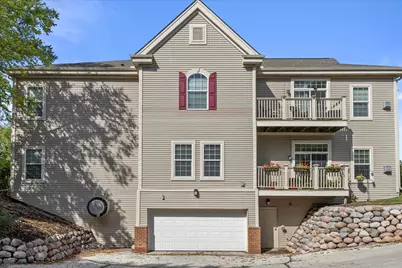 W206N16743  Blackberry Cir #1628, Jackson, WI 53037 - Photo 15