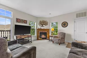 W206N16743 Blackberry Cir, Jackson, WI 53037 - Photo 7