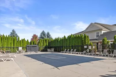 W206N16743  Blackberry Cir #1628, Jackson, WI 53037 - Photo 11