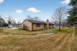 N90W18248 Lambs Ln, Menomonee Falls, WI 53051 - Photo 21