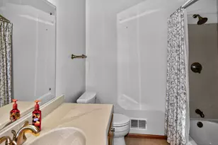 N90W18248 Lambs Ln, Menomonee Falls, WI 53051 - Photo 19