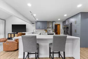 4105 S Avon Dr, New Berlin, WI 53151 - Photo 9